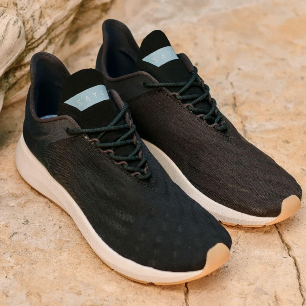 Women sneaker